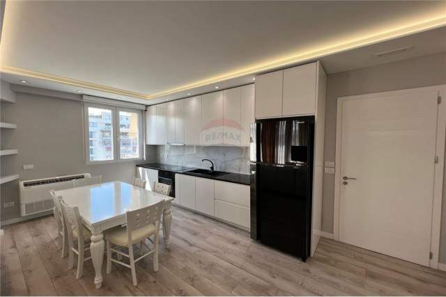 Tirane, shitet apartament 1+1+BLK Kati 8, 84 m² 143.000 Euro (Komuna Parisit)