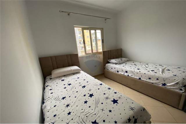 Tirane, jepet me qera apartament 2+1+BLK Kati 5, 82 m² 450 Euro (Fusha Aviacionit)