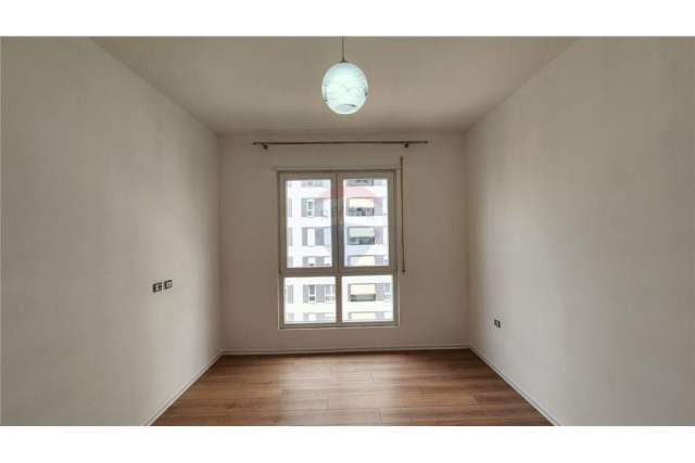 Tirane, jepet me qera zyre Kati 4, 97 m² 450 Euro (Rruga 5 Maji)
