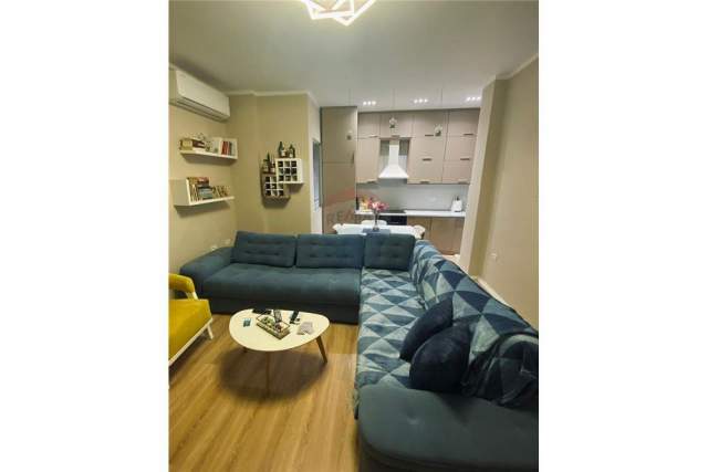 Tirane, shitet apartament 1+1+BLK Kati 3, 64 m² 100.000 Euro (Komuna e Parisit)