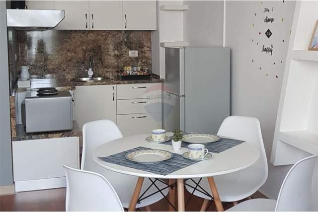 Tirane, jepet me qera apartament 1+1 Kati 3, 73 m² 450 Euro (Pazari ri)