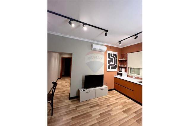 Tirane, jepet me qera apartament 2+1+BLK Kati 5, 76 m² 550 Euro (Myslym Shyri)
