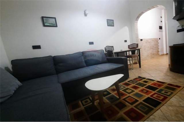Tirane, jepet me qera apartament Kati 2, 47 m² 410 Euro (Bulevardi i Ri)