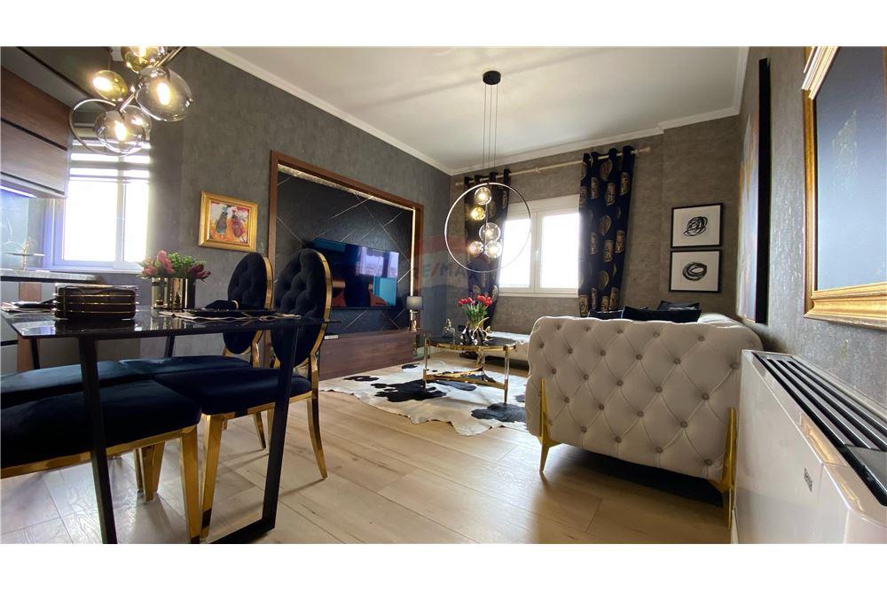 Shitet Apartament 2+1 i mobiluar tek Stacioni i Trenit