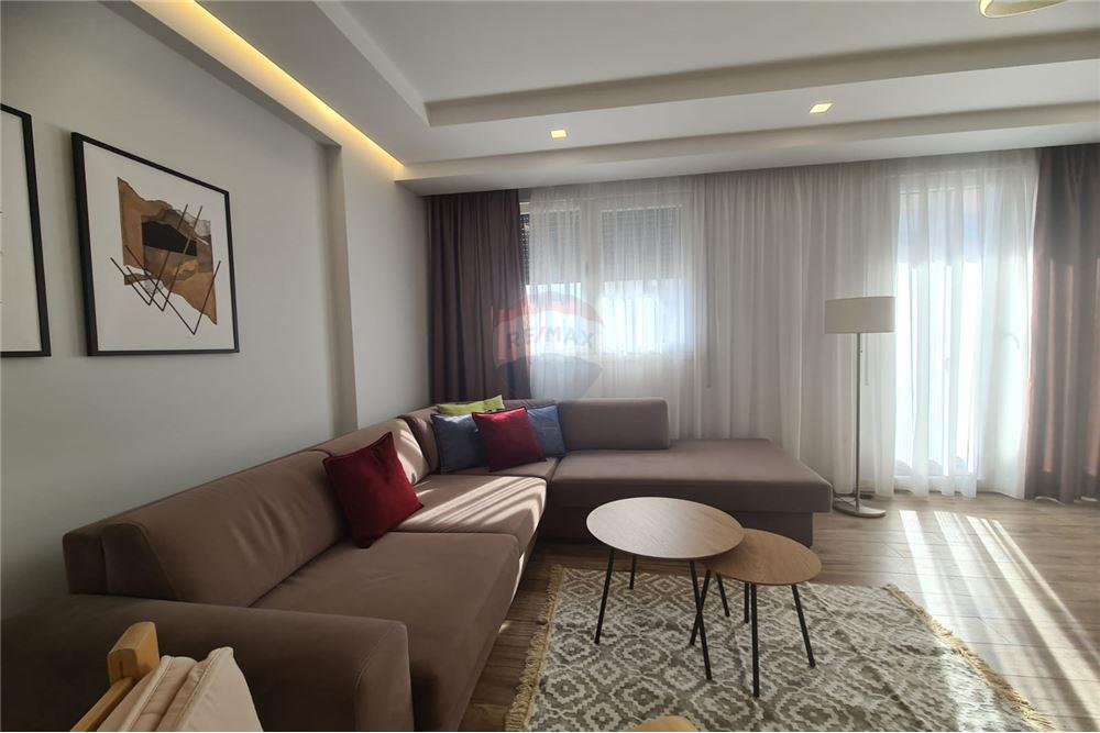 Apartament 2+1 me qira tek Rruga e Kosovarve 1000Euro/Muaj