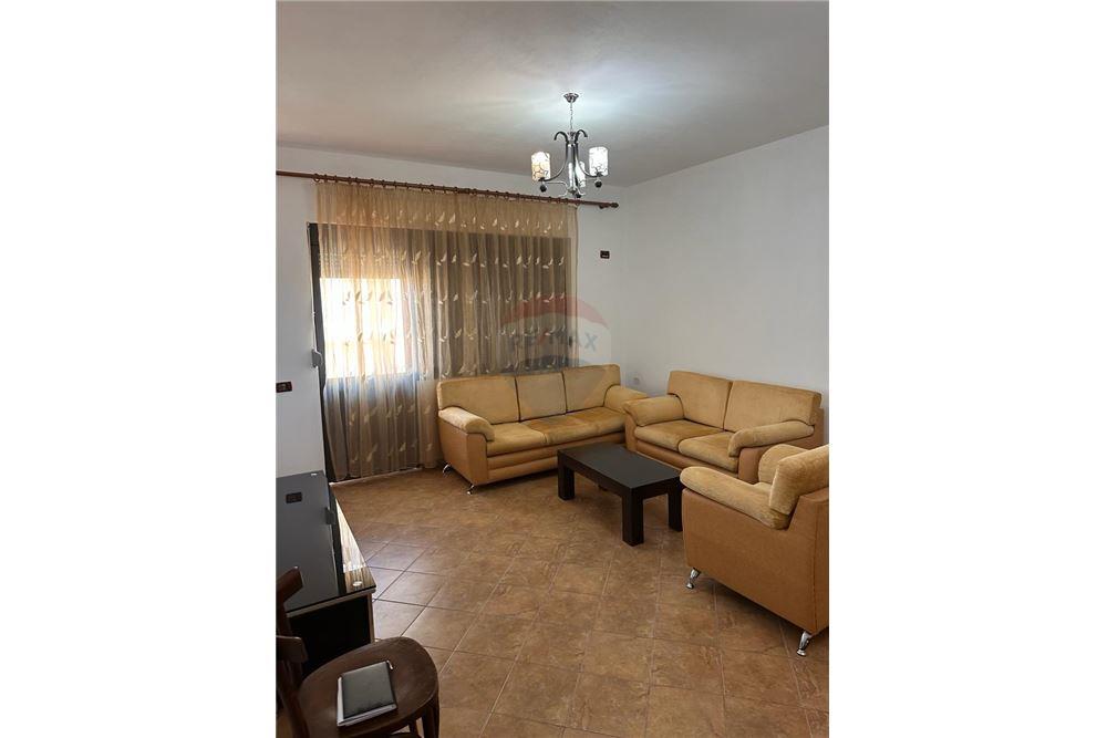 Apartament 3+1+ post parkimi me qira ne Selite 40.000 Leke/Muaj
