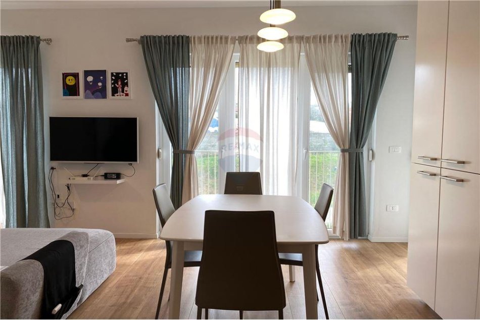Super apartament 2+1+ depo+ post parkimi me qira tek Liqeni i Thate!