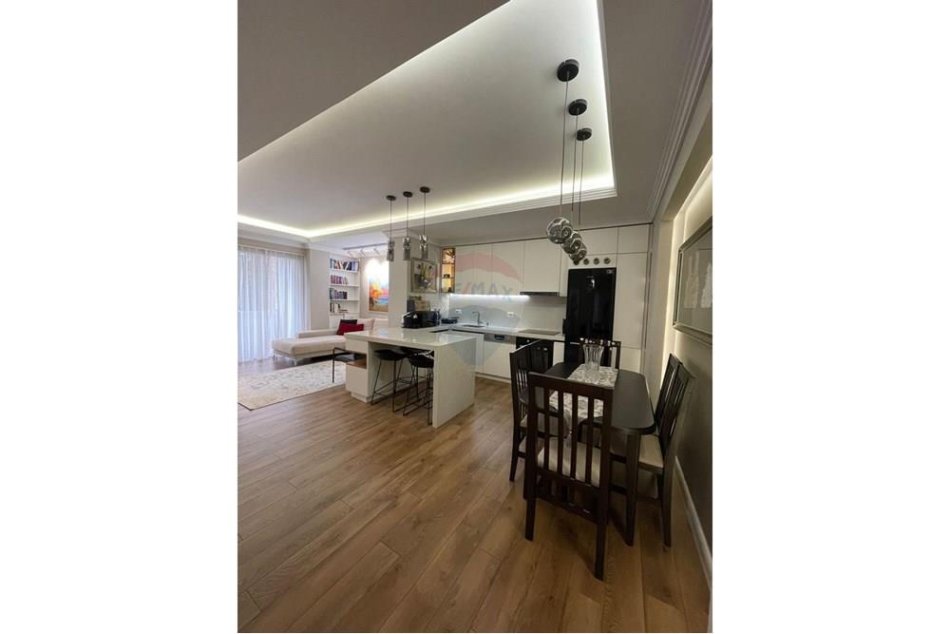 Tirane, jepet me qera apartament 2+1+Ballkon Kati 2, 83 m² 700 € (Rruga Bardhyl)