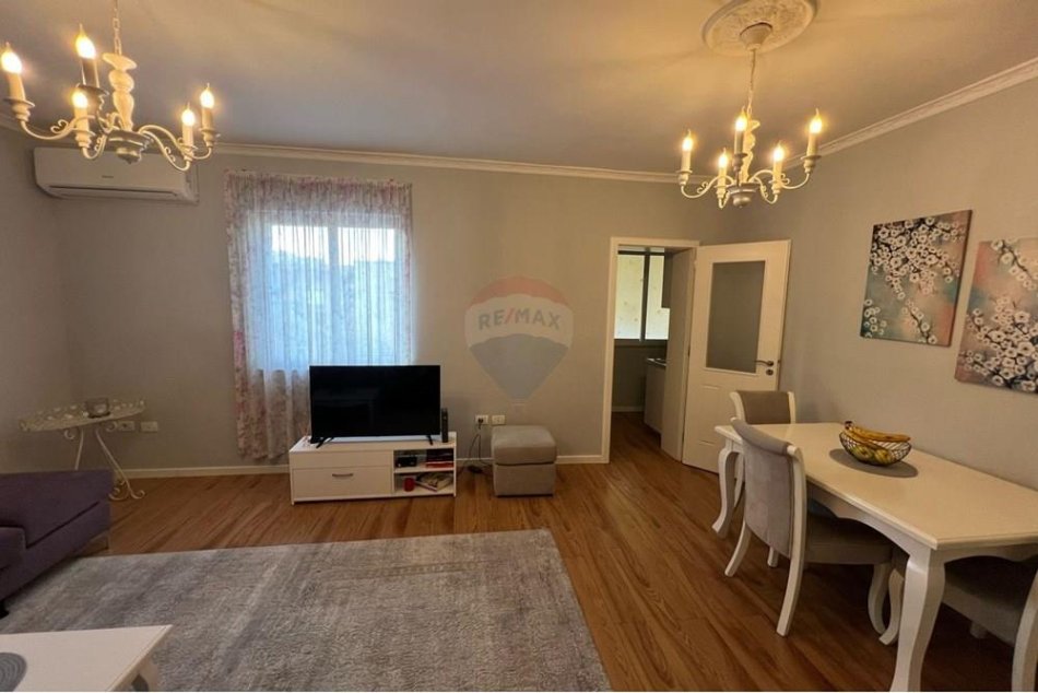 Tirane, shitet apartament 1+1 Kati 4, 53 m² (Rruga Fortuzi)