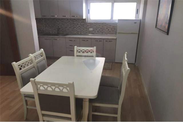 Tirane, jepet me qera apartament 3+1 Kati 5, 104 m² 500 Euro (te Him Kolli!)