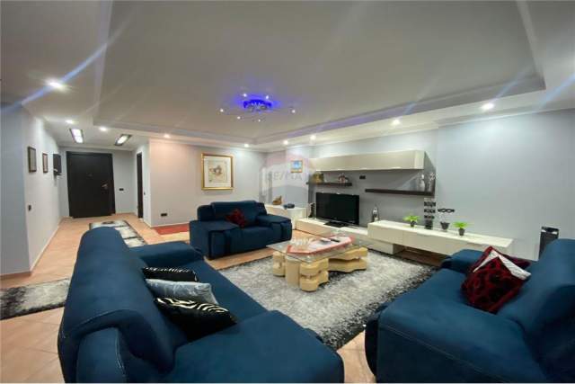 Tirane, jepet me qera apartament 2+1 Kati 7, 140 m² 600 Euro (Globe - rruga Kavajes - Rruga e Kavajës - Globe, A)