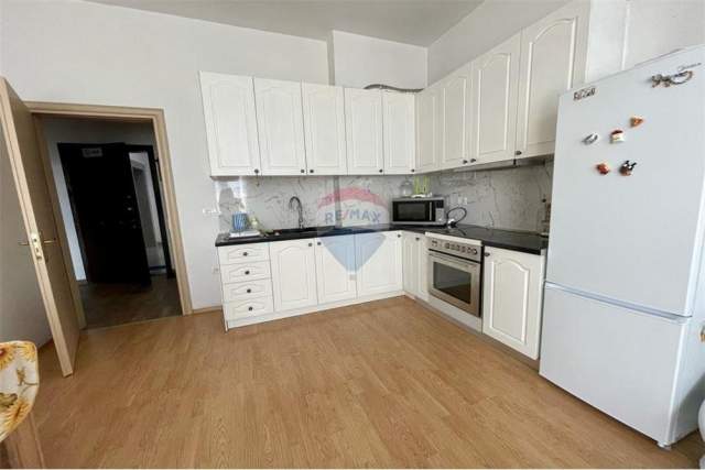 Tirane, jepet me qera apartament 1+1+BLK Kati 9, 66 m² 35.000 Leke (Astir buze rruges kryesore)