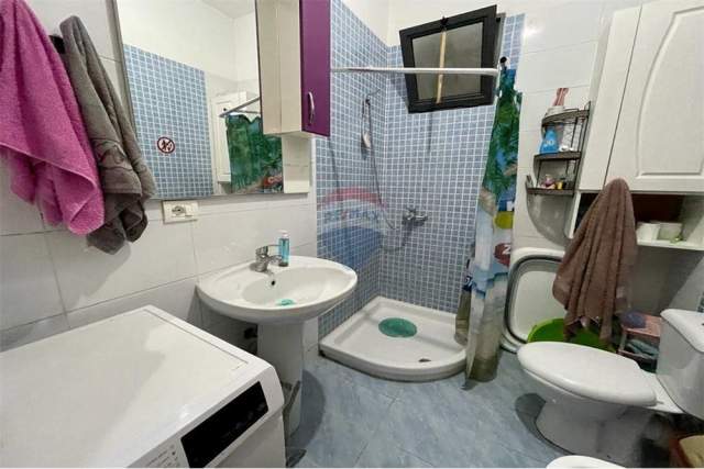 Tirane, jepet me qera apartament 1+1+BLK Kati 9, 66 m² 35.000 Leke (Astir buze rruges kryesore)