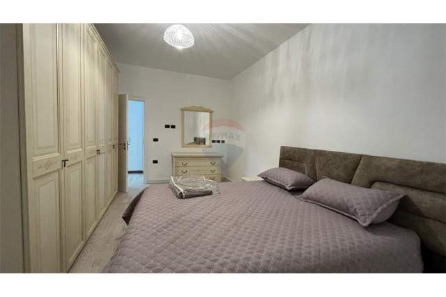 Tirane, jepet me qera apartament 1+1 Kati 4, 75 m² 500  (Mine Peza)