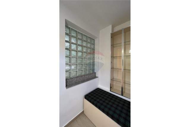 Tirane, jepet me qera apartament 1+1 Kati 4, 75 m² 500  (Mine Peza)