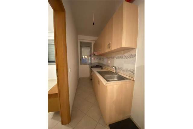 Tirane, jepet me qera apartament Kati 6, 60 m² 350 Euro (Casa Italia)