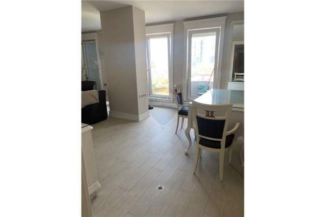 Tirane, jepet me qera apartament 1+1 Kati 9, 72 m² 1.000 Euro (Blloku)