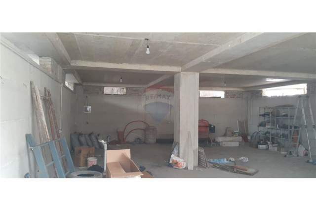 Tirane, jepet me qera ambjent biznesi Kati -1, 120 m² 1.000 Euro (Rruga e Shkodres)