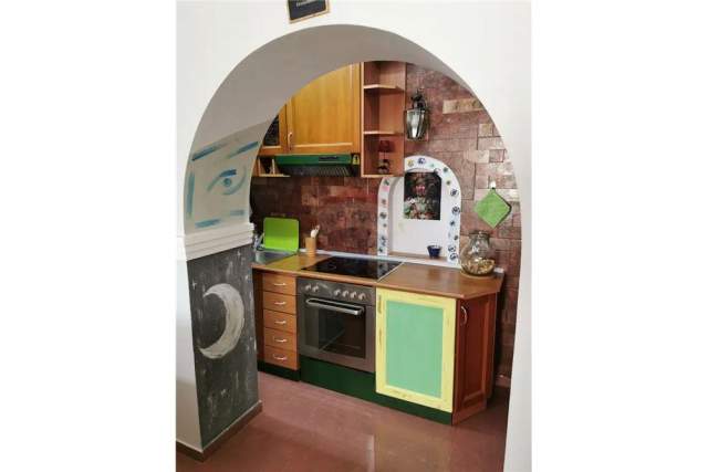 Tirane, jepet me qera apartament 1+1 Kati 3, 65 m² 500 Euro (Blloku)
