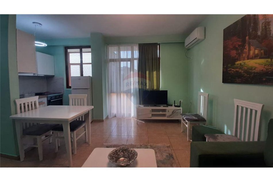 Tirane, jepet me qera apartament 1+1, , 70 m² 470 € (Jepet apartament 1+1 me qira tek Restorant Durresi)