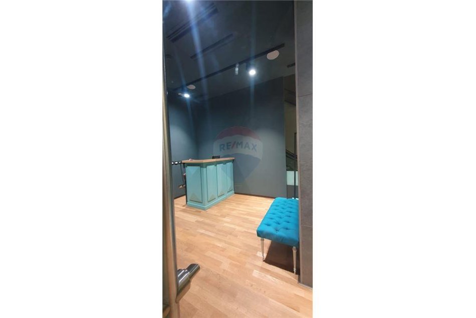 Tirane, jepet me qera dyqan , , 32 m² 800 € (JEPET DYQAN 32m2 TEK LIBRI UNIVERSITAR BLLOK)