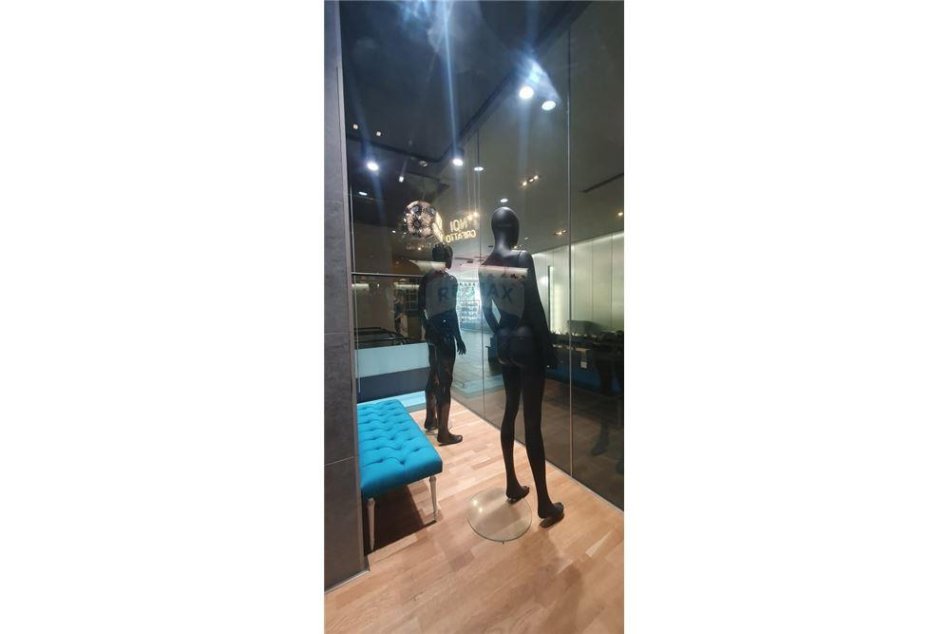 Tirane, jepet me qera dyqan , , 32 m² 800 € (JEPET DYQAN 32m2 TEK LIBRI UNIVERSITAR BLLOK)