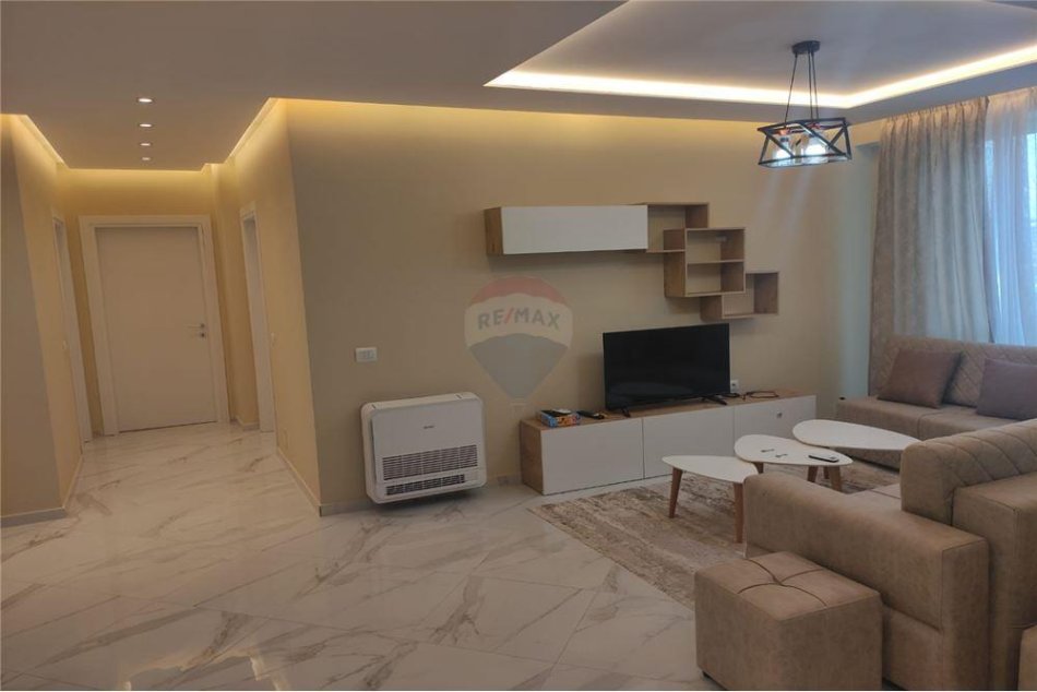 Tirane, jepet me qera 2+1, Kati 8, 90 m² 530 € (Kompleksi Turdiu)