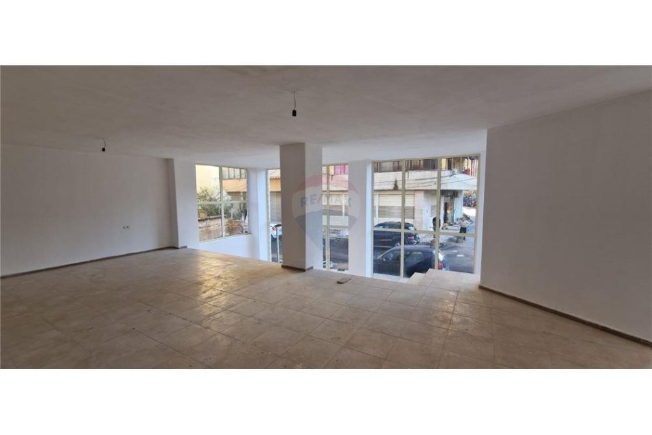 Tirane, jepet me qera , , 125 m² 800 € (Ambjent Komercial me QIRA)