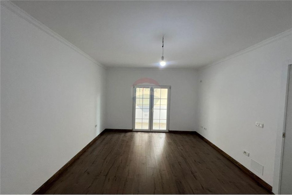 Tirane, shitet apartament 1+1, Kati 2, 56 m² 115,000 € (Shesim apartament 1+1 tek 21-Dhjetori !!)