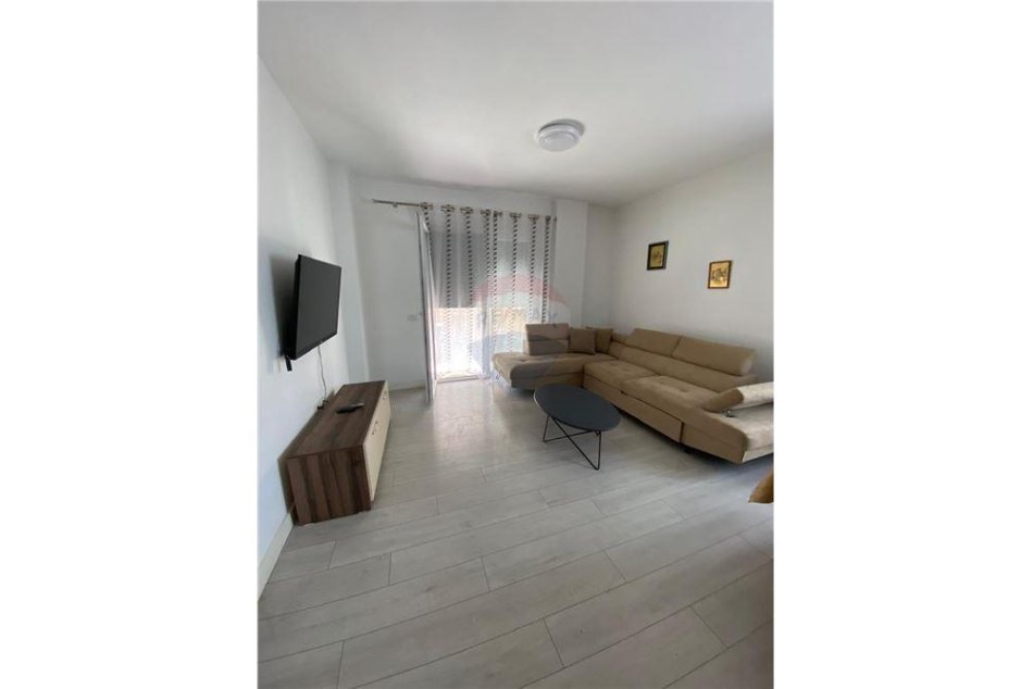 Tirane, jepet me qera 2+1 Kati 2, 99 m² 600 € (APARTAMENT 2+1+2 ME QIRA TEK LIQENI I THATE)