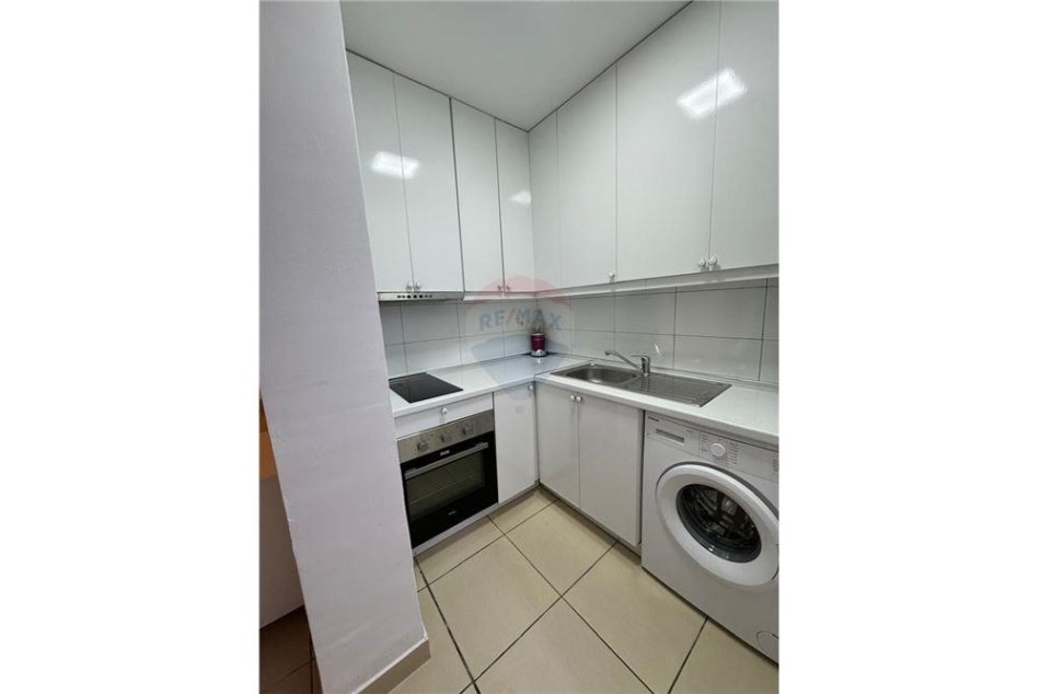 Tirane, jepet me qera apartament 1+1 Kati 0, 48 m² 300 € (Apartament 1+1 me Qira tek Rez. Kodra e Diellit 1!)