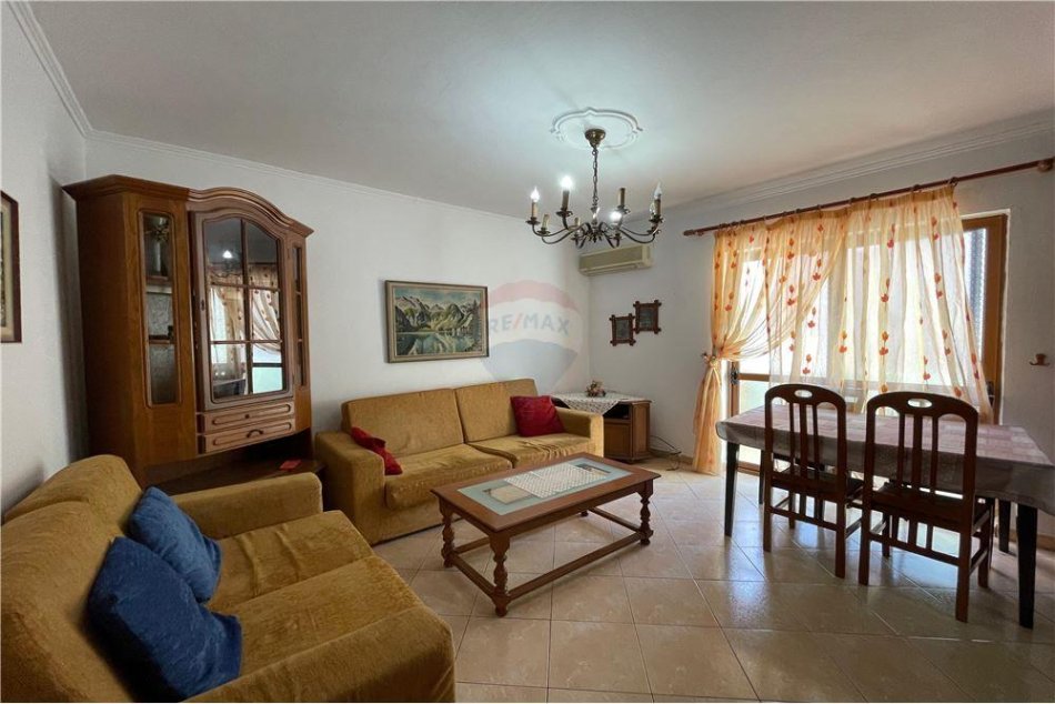 jepet me qera apartament Kati 4, 70 m² 450 € (Apartament 2+1 me qira te Ish Profarma!)