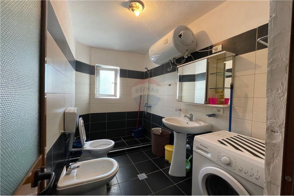jepet me qera apartament Kati 4, 70 m² 450 € (Apartament 2+1 me qira te Ish Profarma!)