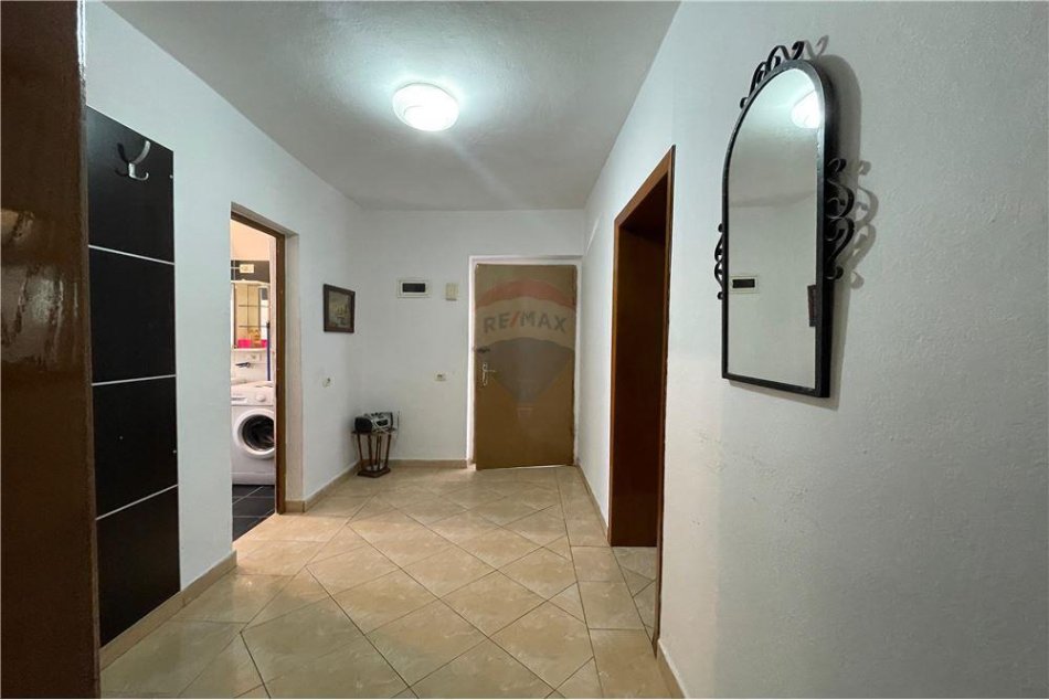 jepet me qera apartament Kati 4, 70 m² 450 € (Apartament 2+1 me qira te Ish Profarma!)