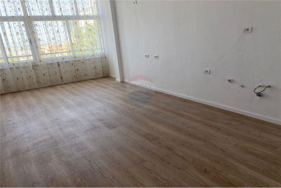 Tirane, shitet apartament 1+1 Kati 3, 60 m² 76.000 € (Apartament 1+1 per shitje ne Fresk !)