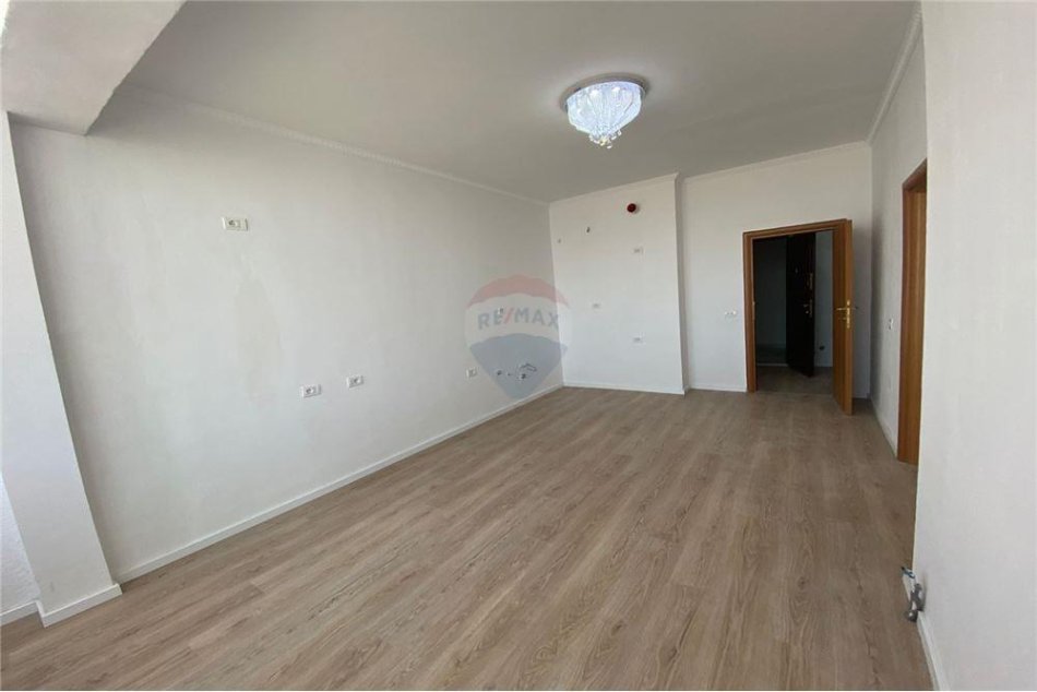Tirane, shitet apartament 1+1 Kati 3, 60 m² 76.000 € (Apartament 1+1 per shitje ne Fresk !)