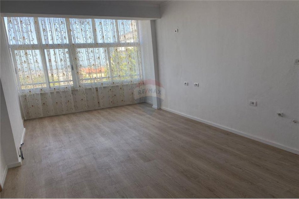 Tirane, shitet apartament 1+1 Kati 3, 60 m² 76.000 € (Apartament 1+1 per shitje ne Fresk !)
