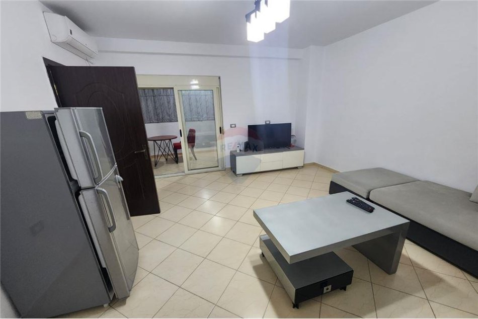 Tirane, shitet apartament 1+1 , 70 m² 110.000 € (Shitet Apartament 1+1 tek Ali Demi + garazhe)
