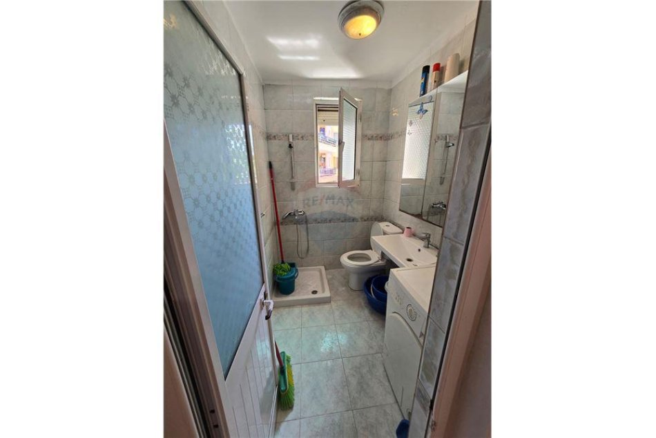 Tirane, shitet 1+1 Kati 3, 50 m² 88.000 € (APARTAMENT NE SHITJE 1+1 NE XHAMLLIK)