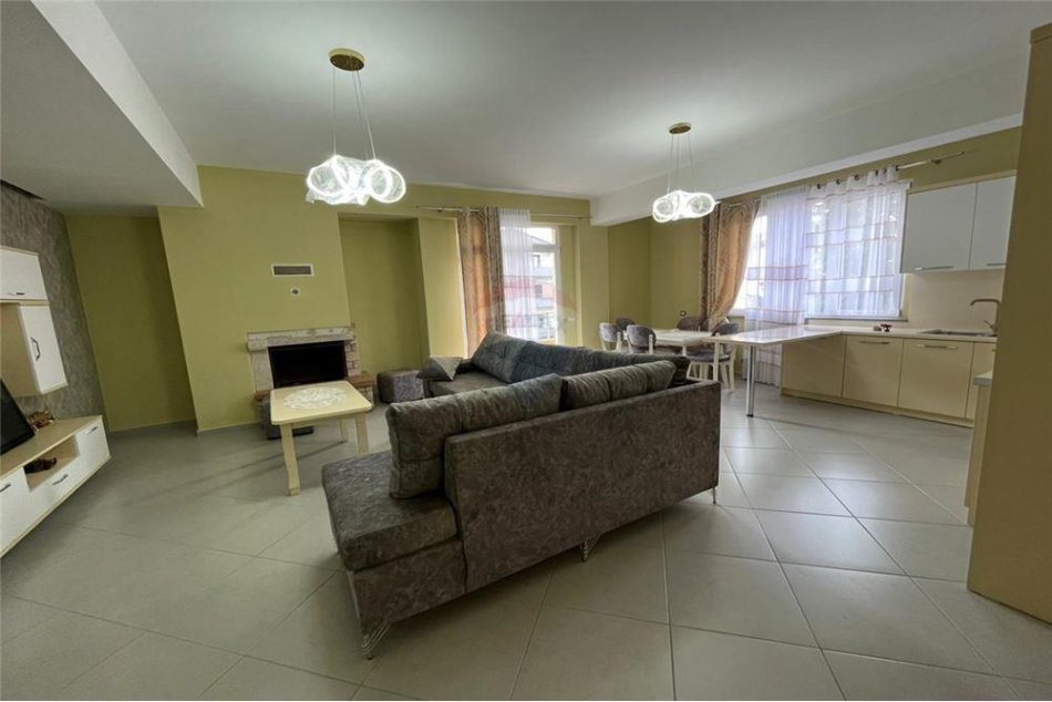 Tirane, jepet me qera apartament 2+1 Kati 2, 124 m² 500 € (JEPET 2+1 ME QIRA PRANE KOLEGJIT WISDOM!)