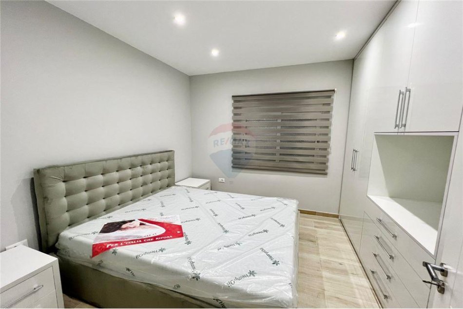 Tirane, jepet me qera apartament 2+1+Ballkon Kati 2, 106 m² 650 € (Shkolla 26 Netori ( Diplomat 2))
