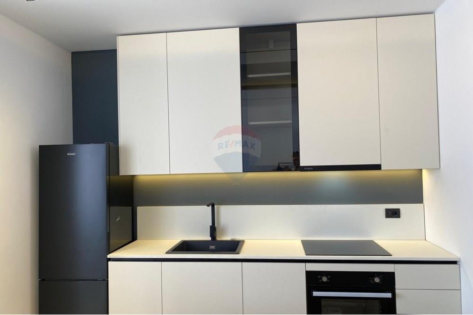 Tirane, shitet apartament 1+1 Kati 3, 49 m² 150.000 € (Komuna e parisit)