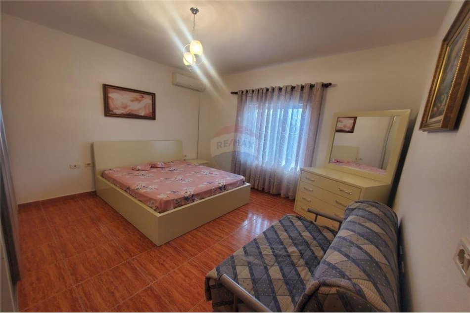 Tirane, jepet me qera apartament 1+1 Kati 1, 120 m² 350 € (Jordan Misja , Rruga Korabi)
