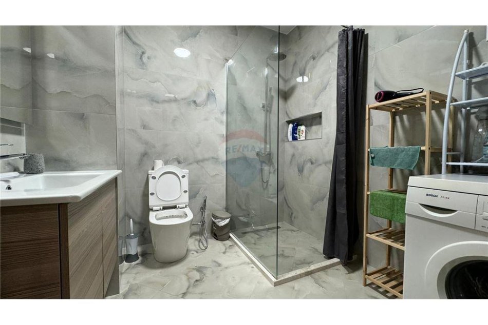 Tirane, jepet me qera apartament Kati 1, 98 m² 900 € (Air Albania , Tirane)