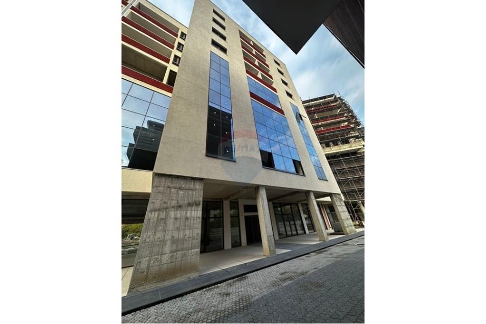 Tirane, shitet apartament 3+1 Kati 5, 174 m² 234.900 € (SHITET APARTAMENT 3+1+2 RRUGA 5 MAJI!)