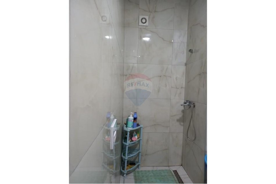 Tirane, jepet me qera apartament 2+1+Ballkon Kati 5, 70 m² 500 € (ALI DEM , KOMPLEKSI MANGALEM)