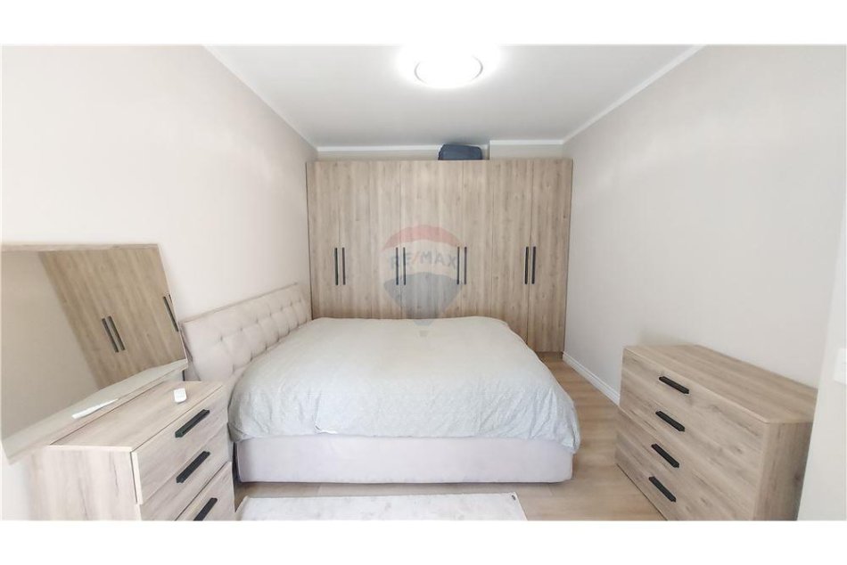 Tirane, jepet me qera apartament 2+1+Ballkon Kati 2, 71 m² 550 € (Liqeni i Thate)