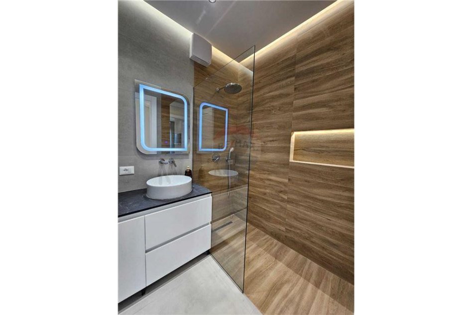APARTAMENT 2+1 PLUS POST ME QIRA TE DELIJORGJI