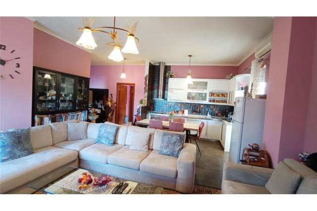 Tirane, shitet apartament 2+1 Kati 5, 120 m² 240.000 Euro (Shallvaret)