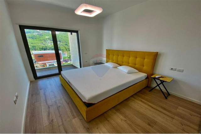 Tirane, jepet me qera Vile 2+1+A+BLK Kati 0, 134 m² 1.300 Euro (Autostrada Tirane Elbasan)